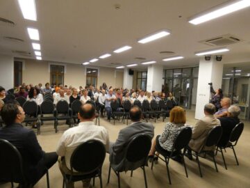 „Lapte și miere” - al doilea volum de amintiri al jurnalistului Neculai Roșca, lansat în prezența unui public numeros