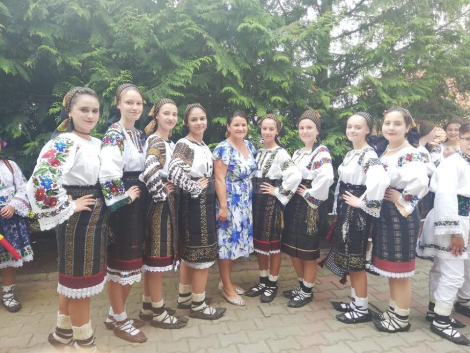 Festivalul folcloric „Din stejar, stejar răsare”, a VIII-a ediție, la Cajvana