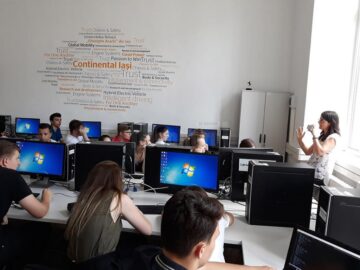 Elevi ai Colegiului ”Nicu Gane” Fălticeni au experimentat viața de facultate alături de studenții electroniști din Iași