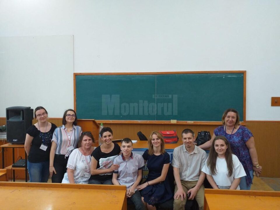 Adolescentul Sebi Crăciun, cu un palmares de șase volume de poezii publicate, invitat la Școala de vară „English as A Jar of Knowledge”, ediția a IV-a