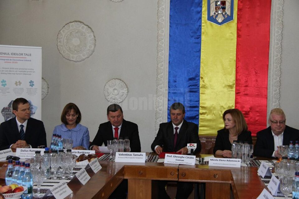 Semnarea parteneriatului a avut loc într-o ședința festivă a Consiliului Local Fălticeni