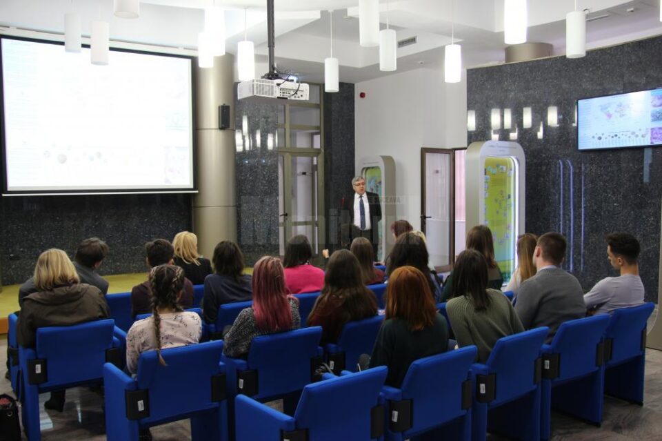 Educație financiară