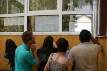 Cei care își promovează corigențele se pot înscrie la bac pe 26 iulie