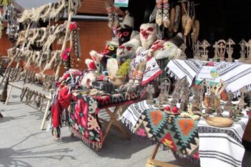 Peste 35 de meșteri, prezenți la Târgul meșterilor populari organizat la Câmpulung Moldovenesc