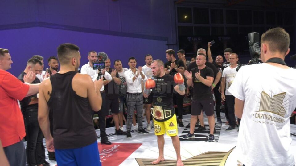 Ionut Pitbull Atodiresei si-a incheiat cariera de sportiv cu o victorie in gala de la Falticeni Ionut Pitbull Atodiresei si-a incheiat cariera de sportiv cu o victorie in gala de la Falticeni