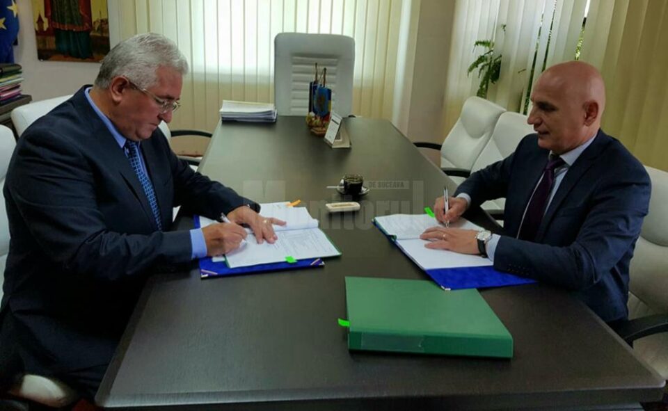 Semnarea contractului de finanțări europene de 25 de milioane de euro, de către primarul Sucevei și directorul ADR Nord-Est