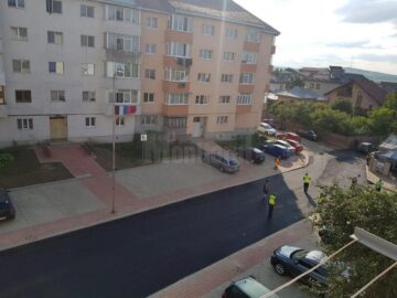 Viceprimarul Lucian Harșovschi supraveghează în teren evoluția lucrărilor de reabilitare stradală din municipiul Suceava