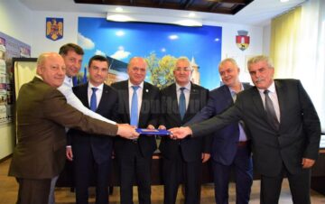 Semnarea actului constitutiv și a statutului Asociației „Moldova se dezvoltă” a avut loc marți, la Piatra Neamț