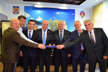 Semnarea actului constitutiv și a statutului Asociației „Moldova se dezvoltă” a avut loc marți, la Piatra Neamț