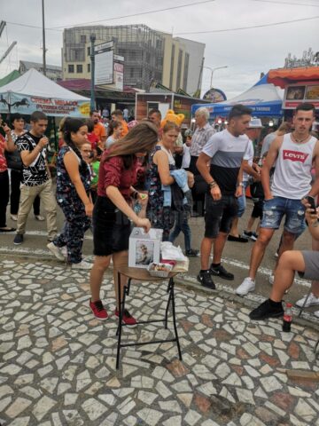 Peste 18.000 de euro, adunați în urma campaniilor umanitare organizate pentru Eliza, fetița din Fălticeni diagnosticată cu leucemie