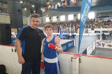 Antrenorul de box Alexandru Vornicu și medaliatul cu argint la europene, Cristinel Măzăreanu