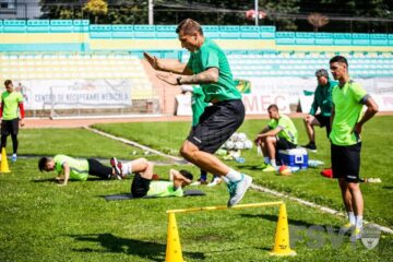 Fotbaliștii Forestei se antrenează în efectiv incomplet. Foto Costi Solovastru