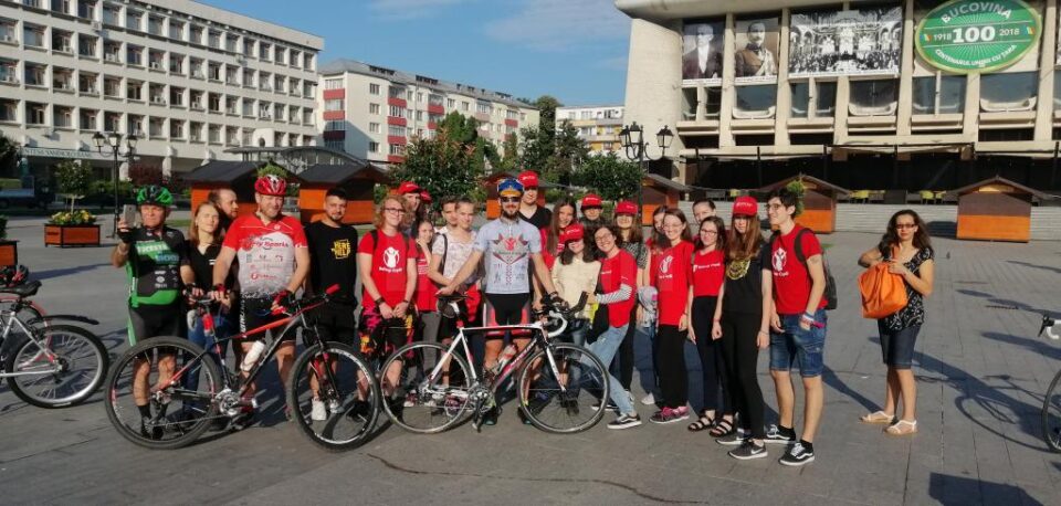 Ciclistul Constantin Lucuțar a plecat dimineață în cursa de 1000 de kilometri pe care și-a propus să o parcurgă în 48 de ore, în scop caritabil Ciclistul Constantin Lucuțar a plecat dimineață în cursa de 1000 de kilometri pe care și-a propus să o parcurgă în 48 de ore, în scop caritabil