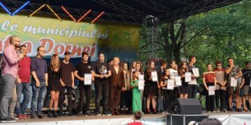 Ansamblul Folcloric „Mugurelul-Mărgineanca” din Dorohoi, Botoșani, a obținut trofeul Festivalului Internațional „Dorna, plai de joc și cântec”