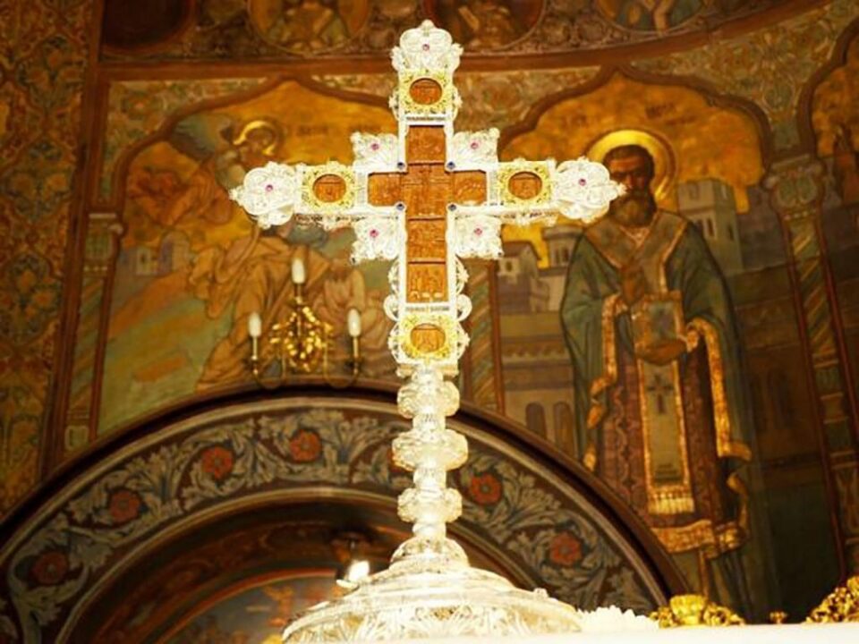 Semnul Sfintei Cruci este o mărturisire a credinței creștine