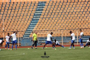 Antrenorul Daniel Stoica are sub comanda sa și cinci fotbaliști de culoare. Foto Cronica de Fălticeni