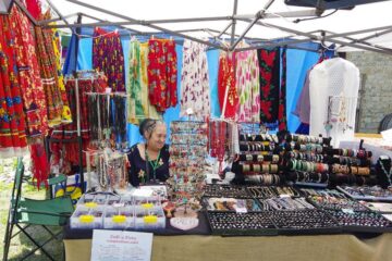 Mioara Gheorghe, la standul artizanilor romi