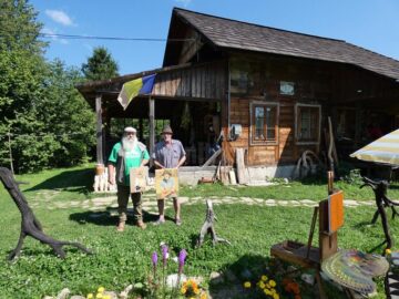 „Lingura boierului”, „lada bucovineană” și tablouri fantastice, create în Poiana Dacilor, la cea de-a 15-a ediție a taberei meșterilor populari și pictorilor naivi