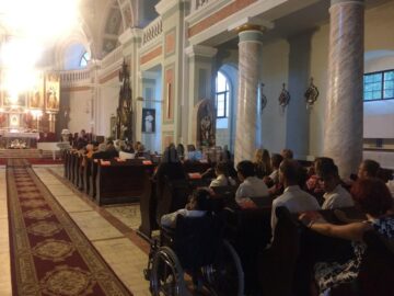 Soprana Simona Mihai, violonistul George Zacharias și pianistul Spyros Souladakis, concert de excepție, sâmbătă, la Biserica Romano-Catolică Suceava