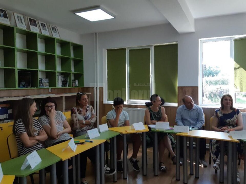 Școala de vară „Gaudeamus” s-a deschis, ieri, la Liceul Tehnologic din Dumbrăveni, cu o întâlnire a elevilor cu ziariști