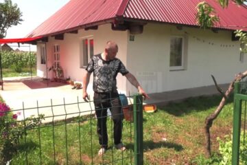 Curtea casei din Vicovu de Sus, în care a avut loc tragedia