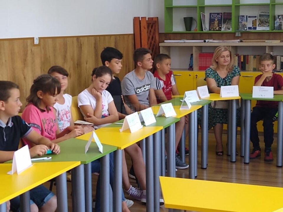 Școala de vară „Gaudeamus” s-a deschis, ieri, la Liceul Tehnologic din Dumbrăveni, cu o întâlnire a elevilor cu ziariști