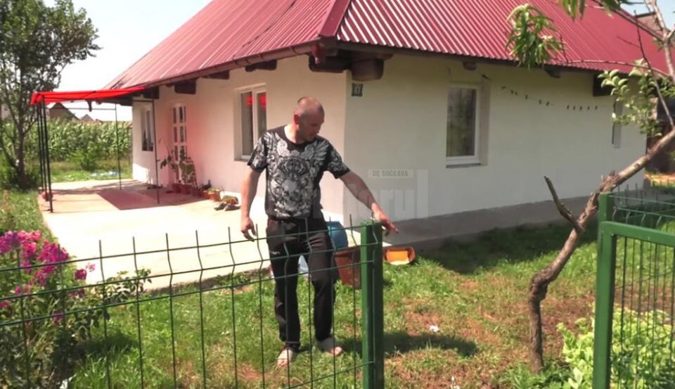 Curtea casei din Vicovu de Sus, în care a avut loc tragedia
