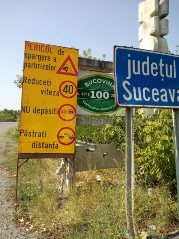 Atenție la pietrele care sar în parbriz pe drumul Suceava – Dorohoi!