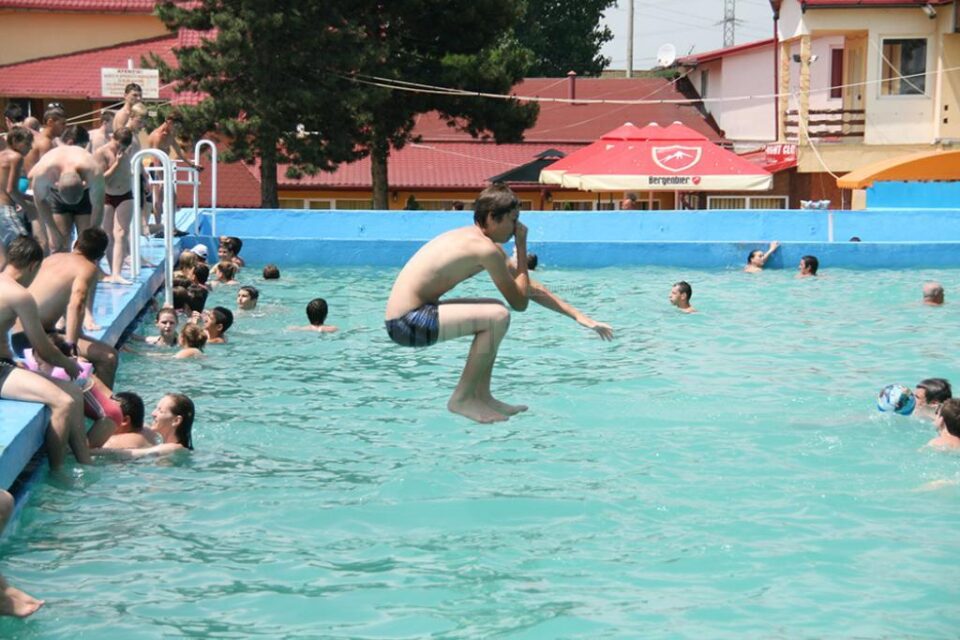 Contractul de modernizare a Ștrandului Ițcani a fost semnat cu trei firme din Suceava