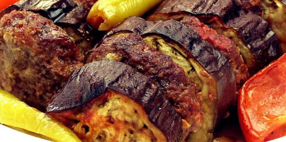 Musaca de chiftele și vinete. Foto: facebook.com/cahidesultan