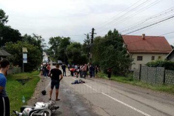 Motoscuterul a fost proiectat pe carosabil in urma impactului