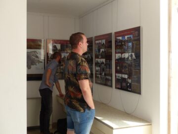Adevărate opere de artă ale meșterilor populari, „Biserici de lemn din Bucovina istorică”, în imagini și documente, pot fi văzute la Muzeul de Istorie