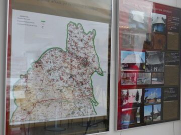 Adevărate opere de artă ale meșterilor populari, „Biserici de lemn din Bucovina istorică”, în imagini și documente, pot fi văzute la Muzeul de Istorie