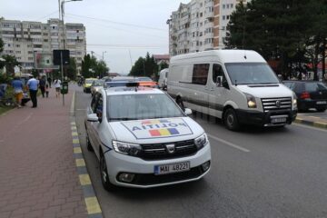 Accidentul din zona Catedralei în care un adolescent care traversa strada pe bicicletă a fost lovit de o mașină care a dispărut de la locul faptei