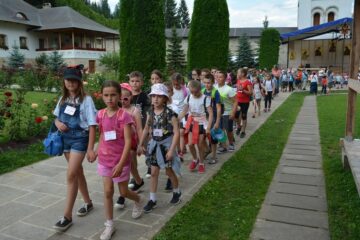 Aproape 200 de copii și tineri au participat la Tabăra de vară „Suflet bucovinean”, ediția a III-a, la Vicovu de Sus