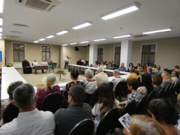 Lansarea cărții Gabrielei Baddour a început cu un scurt, dar emoționant, moment muzical