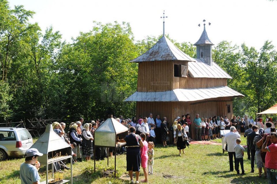 Reprezentanții primăriei au demarat demersurile pentru reconstituirea suprafeței de teren de 1,92 ha, care aparține bisericii