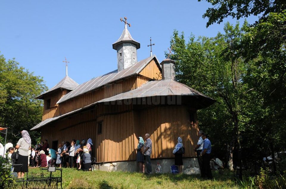În pericol de prăbușire, biserica monument din Mănăstioara așteaptă perfectarea actelor care pot deschide calea restaurării