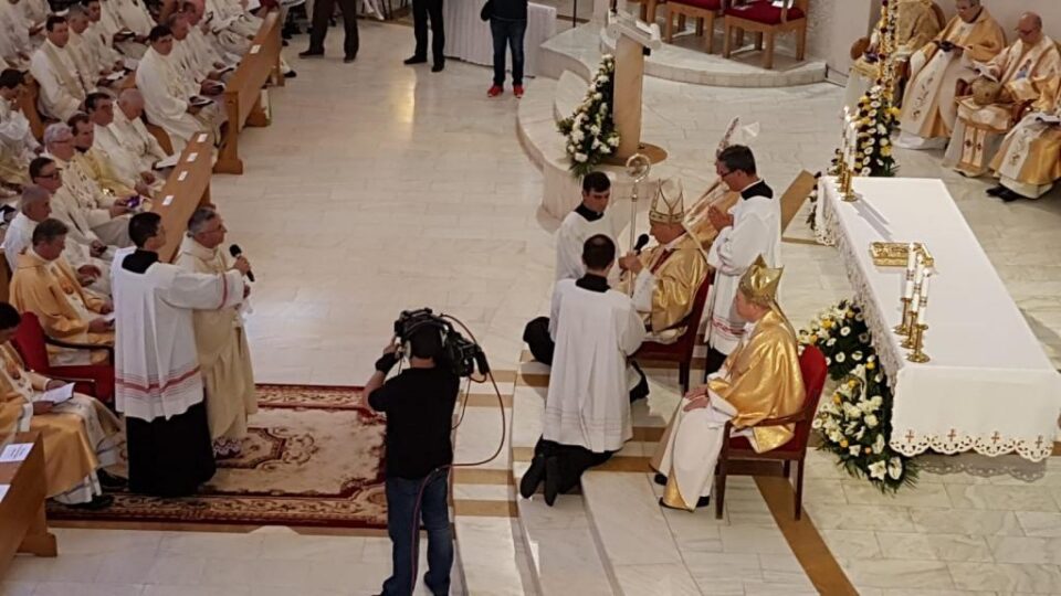 Sf. Liturghie Solemnă Foto: Ziarul de Iași