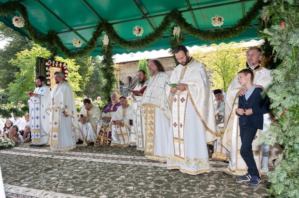 Liturghie arhierească la hramul Mănăstirii Sucevița. Foto: Petru Palamar