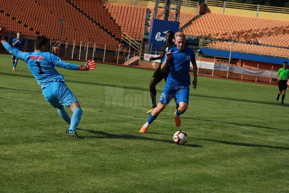 Mijlocașul Dănilă marchează primul gol al partidei cu Ceahlăul. Foto Cristian Plosceac Mijlocașul Dănilă marchează primul gol al partidei cu Ceahlăul. Foto Cristian Plosceac