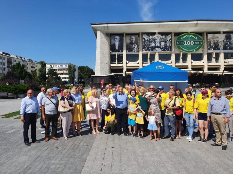 Liberalii suceveni au demarat campania de strângere de semnături pentru candidatura lui Klaus Iohannis