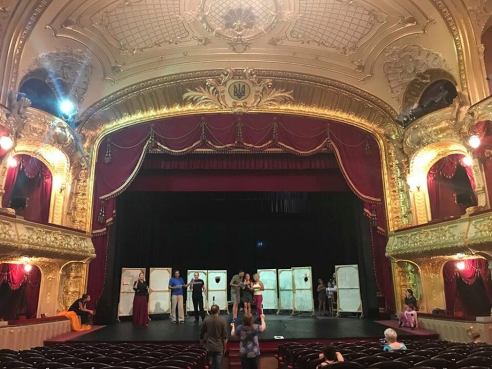 Actorii Teatrului "Matei Vișniec" Suceava vor juca pe scena Teatrului Dramatic "Olga Kobileanska" din Cernăuți