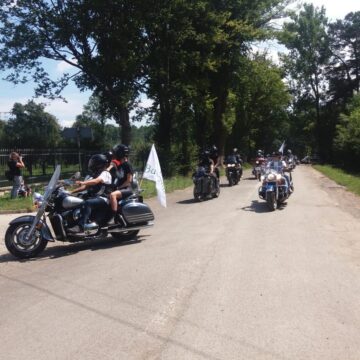 Tradiționala paradă a motocicliștilor, de sâmbătă, s-a încheiat la Mănăstirea Dragomirna