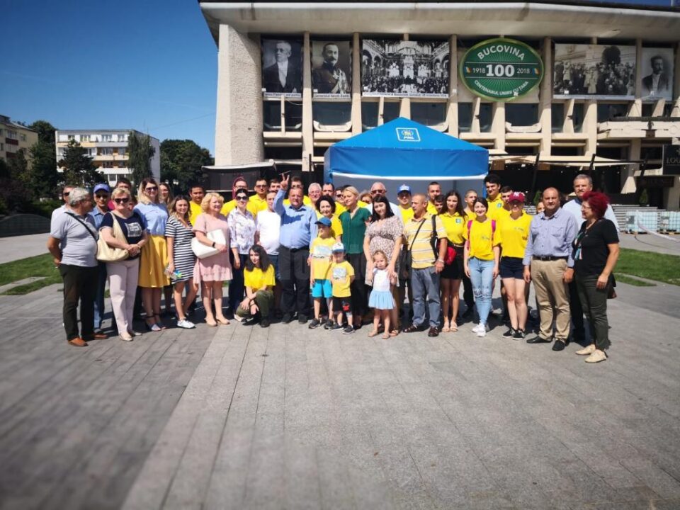 Liberalii suceveni au dat startul campaniei de strângere de semnături pentru susținerea candidaturii lui Klaus Iohannis pentru un nou mandat de președinte