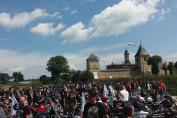 Tradiționala paradă a motocicliștilor, de sâmbătă, s-a încheiat la Mănăstirea Dragomirna