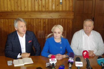 Ministrul Teodorovici, premierul Viorica Dancila si senatorul Ioan Stan