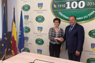 Președintele Consiliului Județean Suceava, Gheorghe Flutur, și Excelența Sa Jiang Yu, Ambasador Extraordinar și Plenipotențiar al Republicii Populare Chineze în România