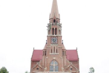 Turla Sanctuarului Marian de la Cacica este în pericol