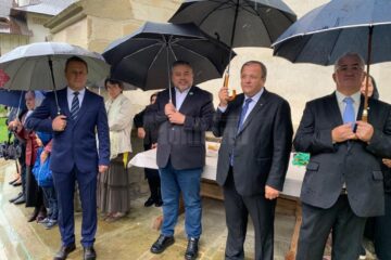 Liderii PNL Suceava au participat la slujba de la Mănastirea Putna